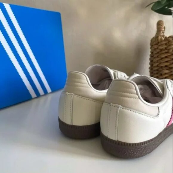 Adidas Samba Sneakers with Pink Stripes - Picture 4 of 5